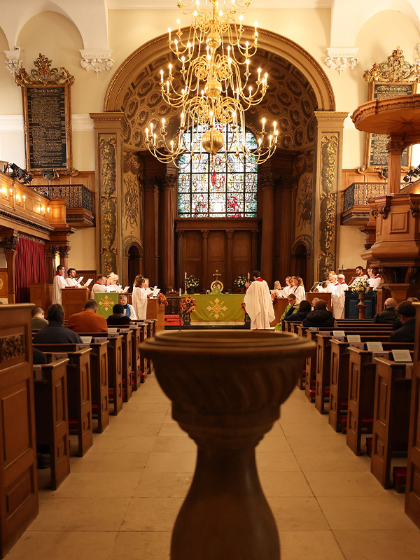 CHURCH*Explore all of the musical activities that go on at St Alfege Church*Music at St Alfege